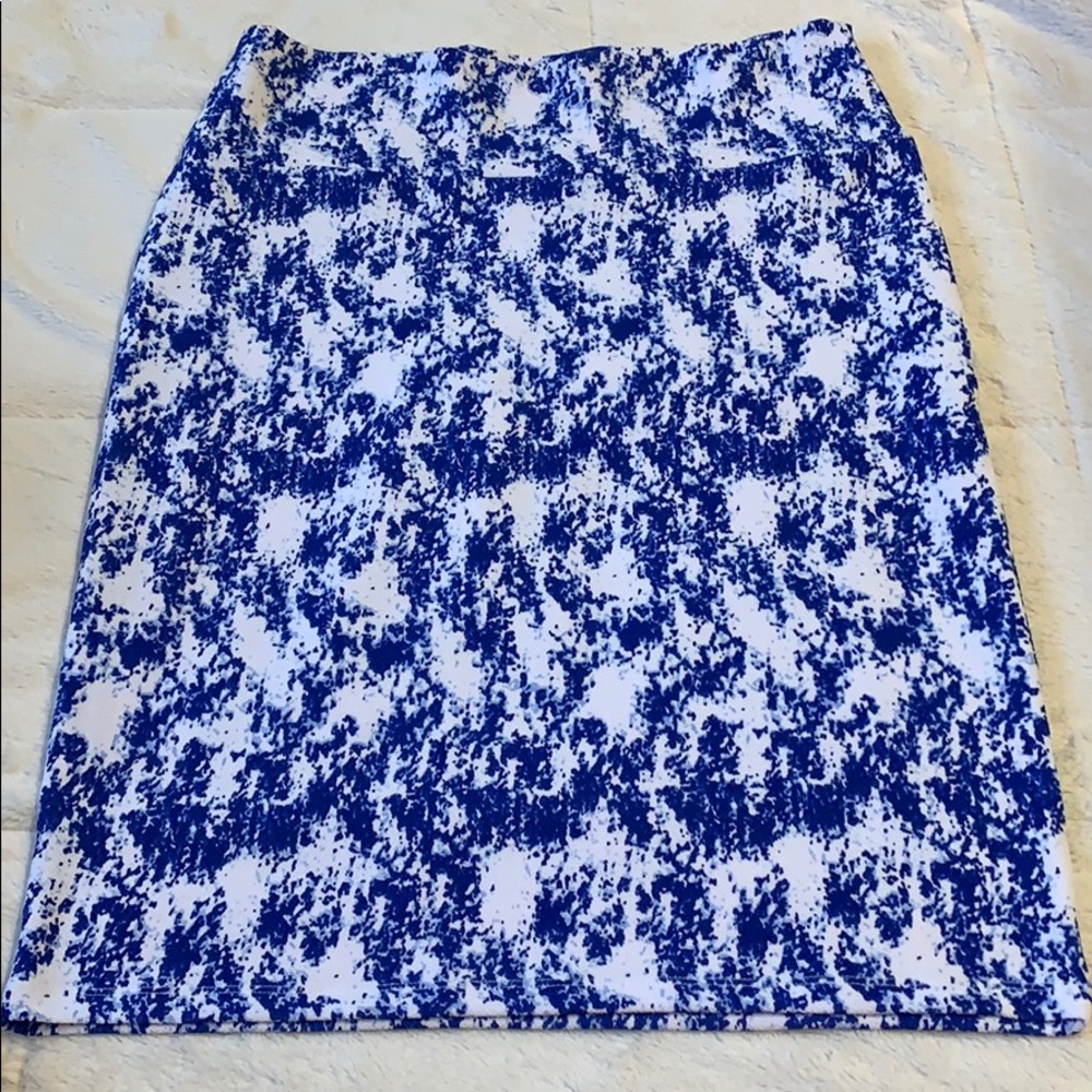 Never worn Beautiful LuLaRoe Cassie - L